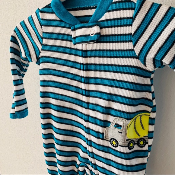 Newborn Zip Sleeper - Picture 2 of 3